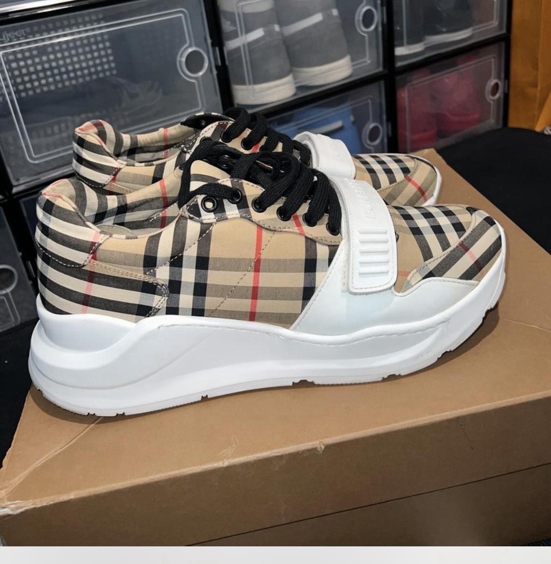 Burberry 100% original men’s size 10 in box used 1 or 2 times