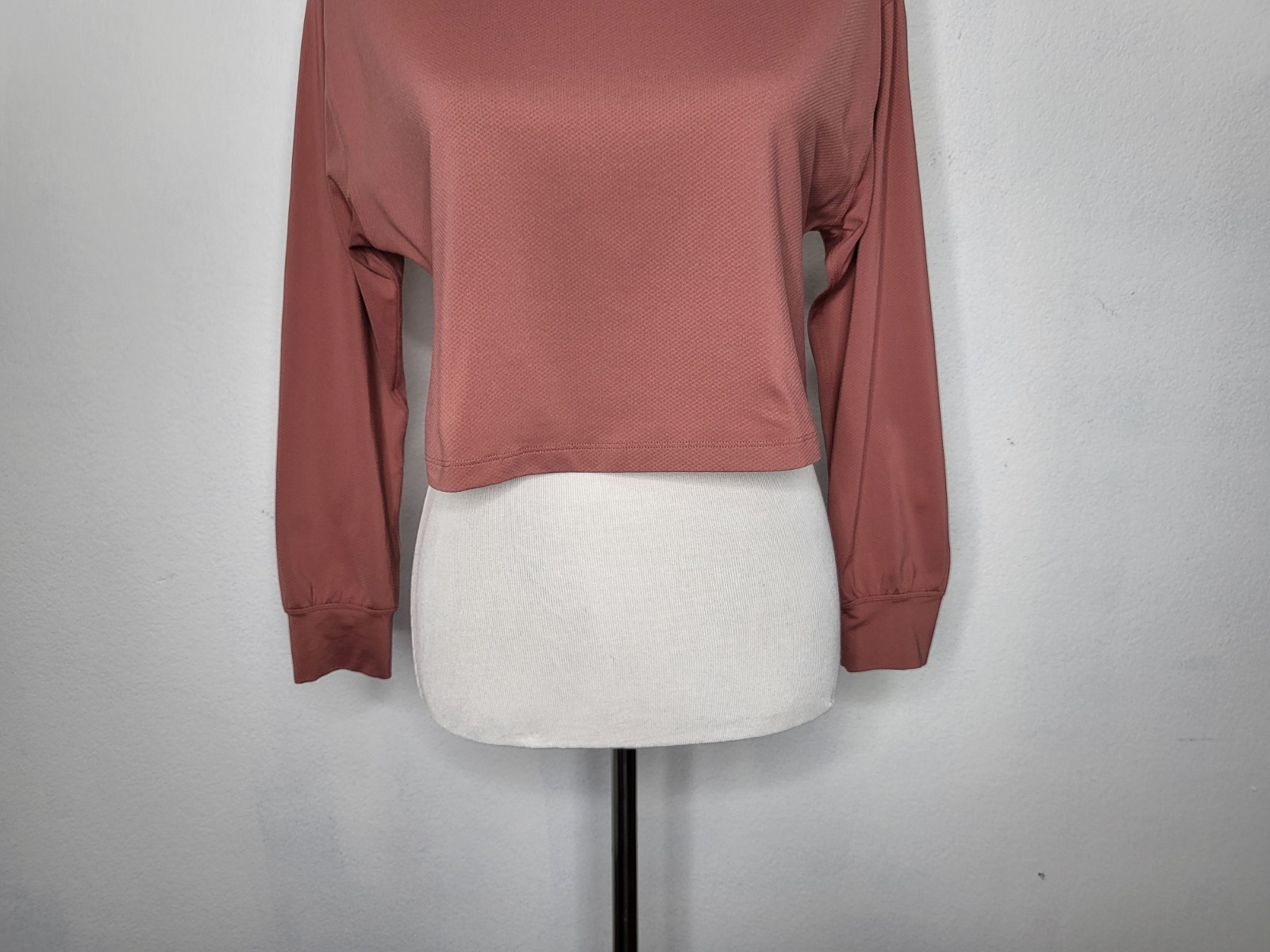 LULULEMON Abrasion Resistant Training Long Sleeve Shirt Brier Rose Women Size 6