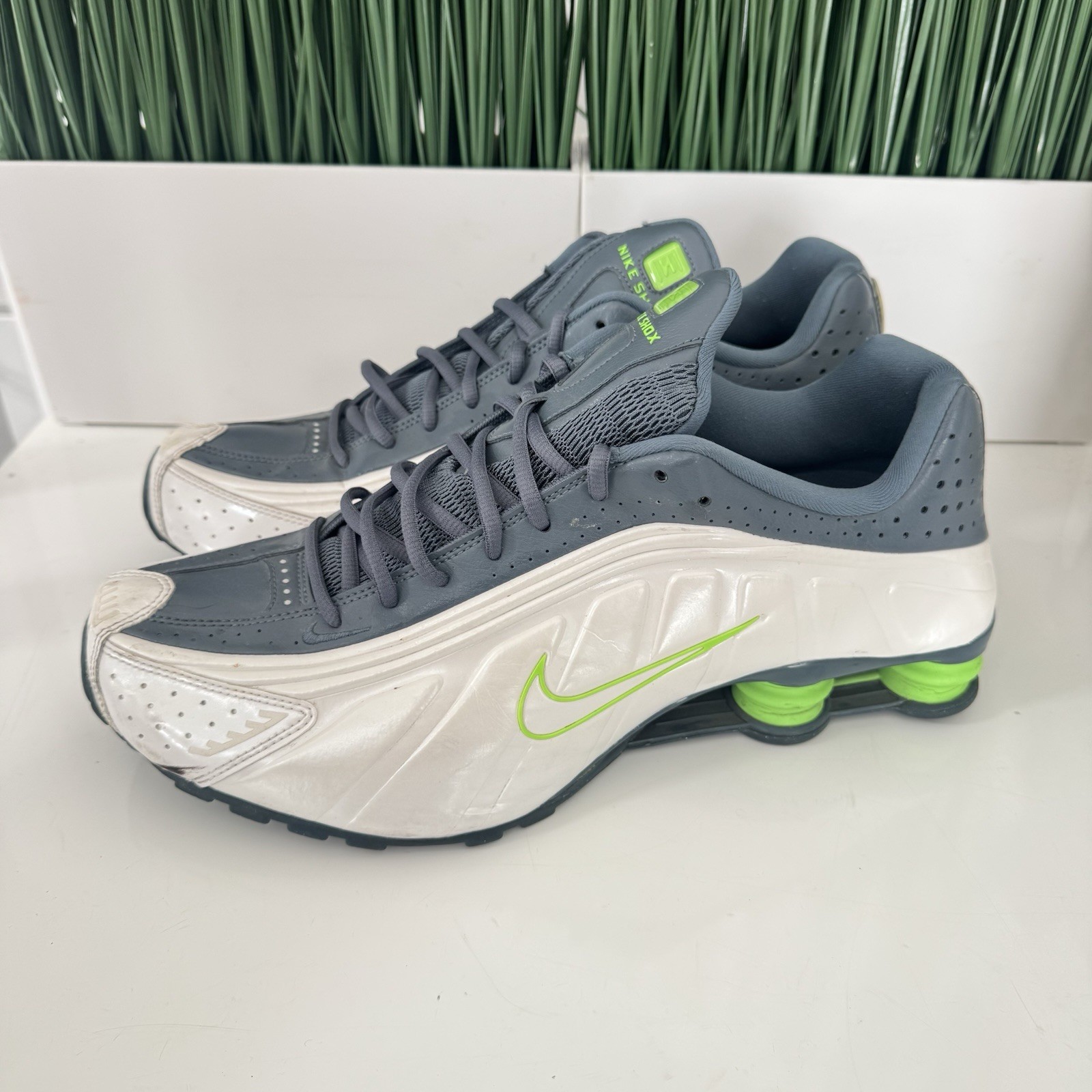Nike Shox R4 NBY Metallic White Green Mens Shoes 104265-702 Size 13