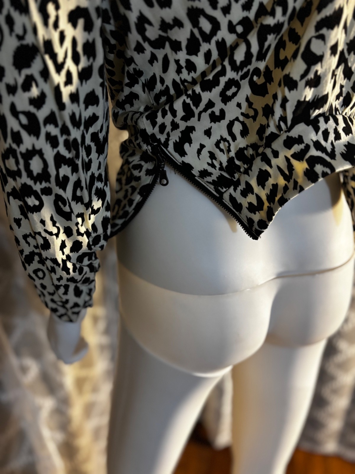 Womens Maurices Cheetah Print Open Pullover Long Sleeve Tie Front Top Size M.