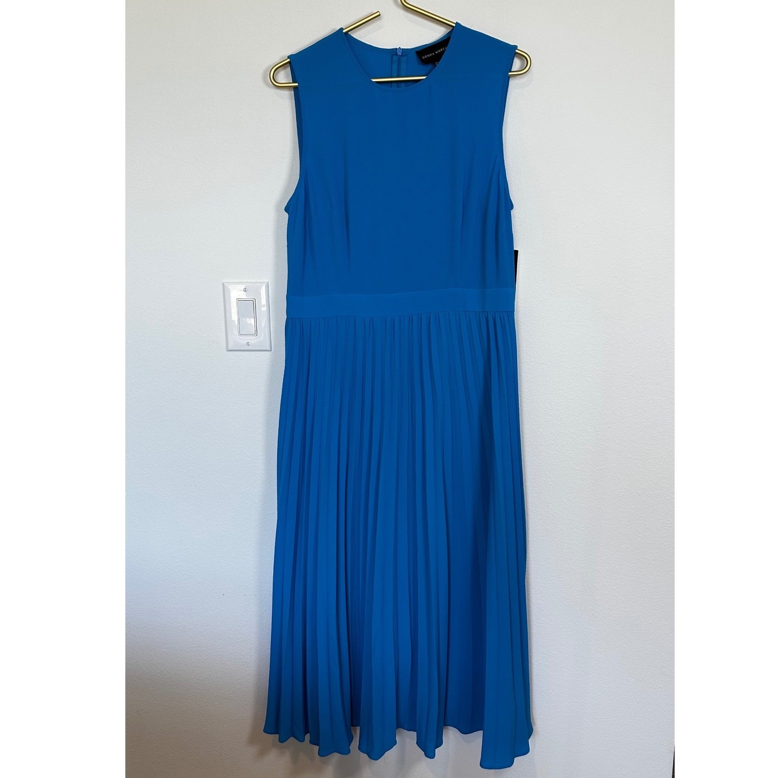 NWT Donna Morgan Dress Sleeveless Crepe Pleated Skirt Midi Brilliant Blue 18