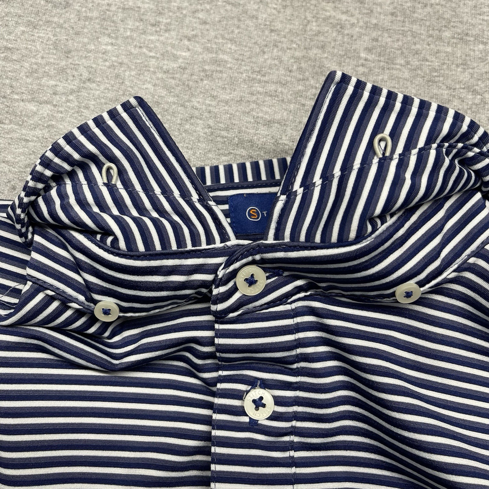 Stitch Willowbrook Golf Mens Medium White Blue Striped Performance Polo Shirt