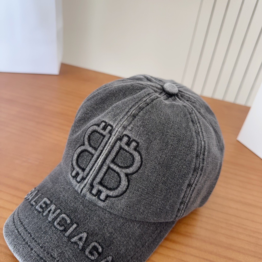 Balenciaga embroidered lettering new baseball cap