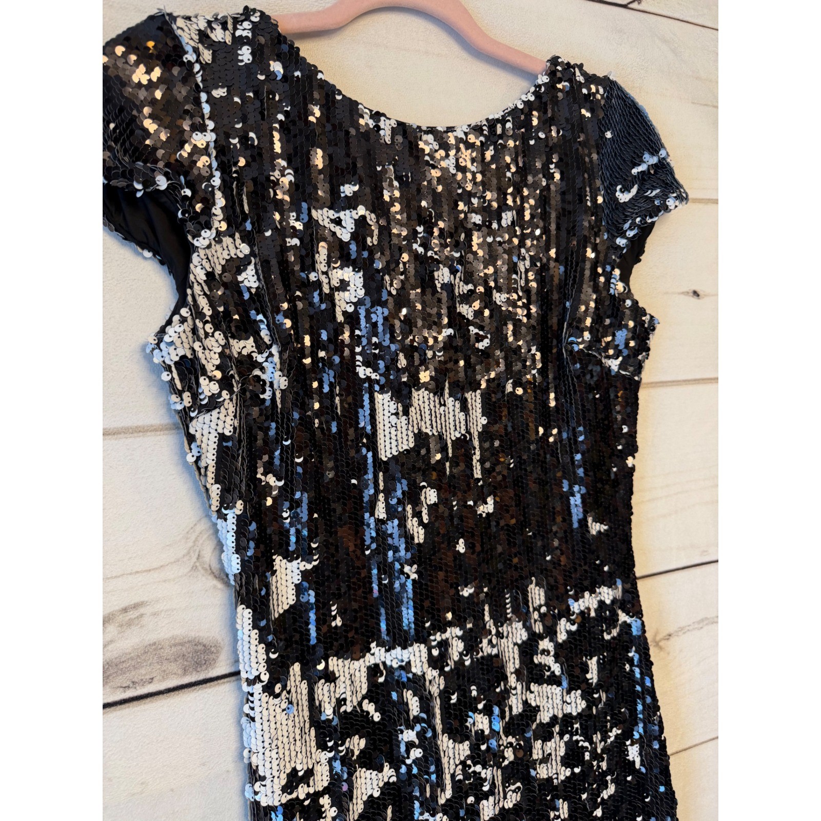 Dress The Population Lola Sequin Mini Dress Black White Cap Sleeve V-Back Medium