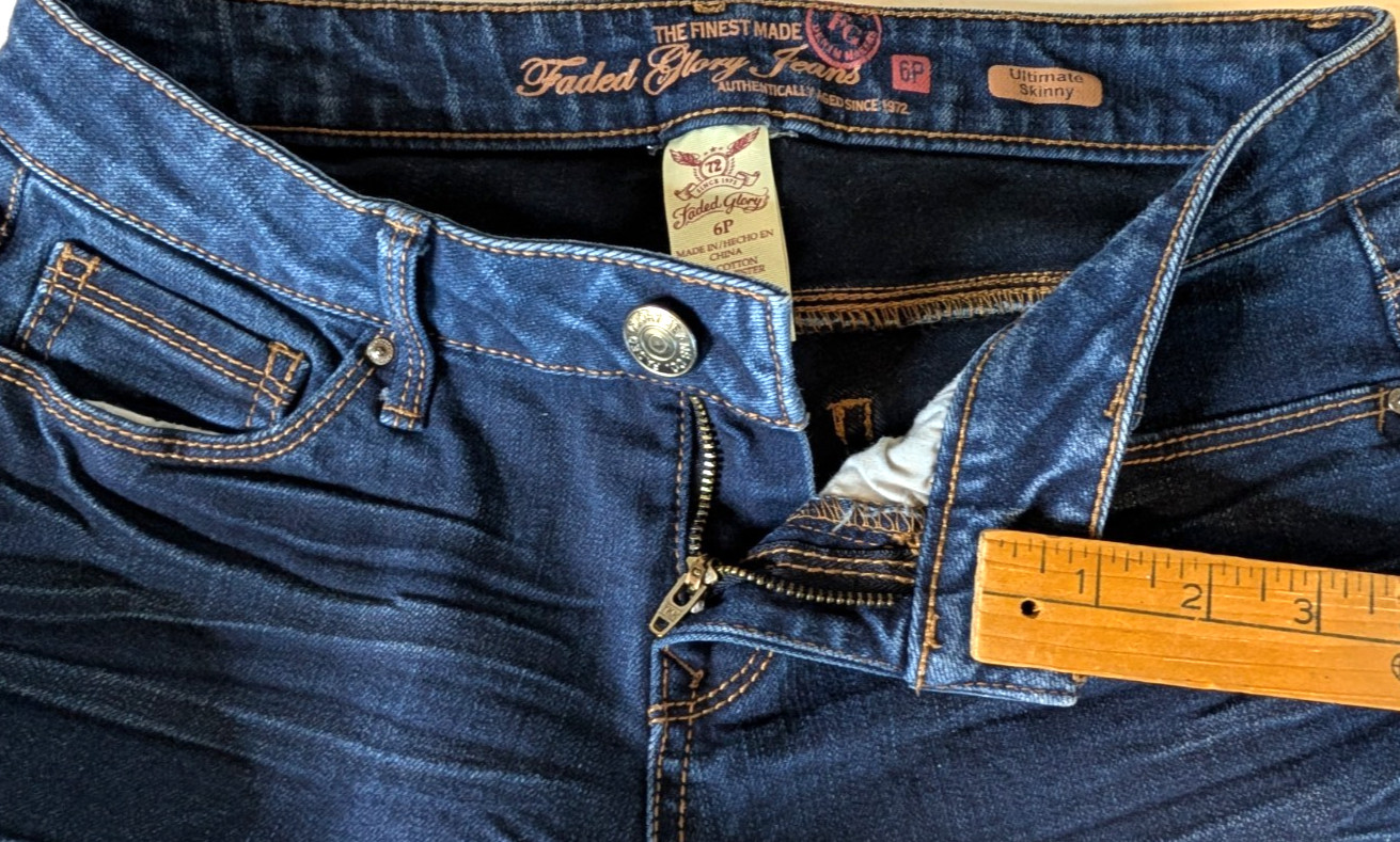Faded Glory Dark Blue Jeans Tapered Leg Women’s Size 6 Petite 5 Pocket Design
