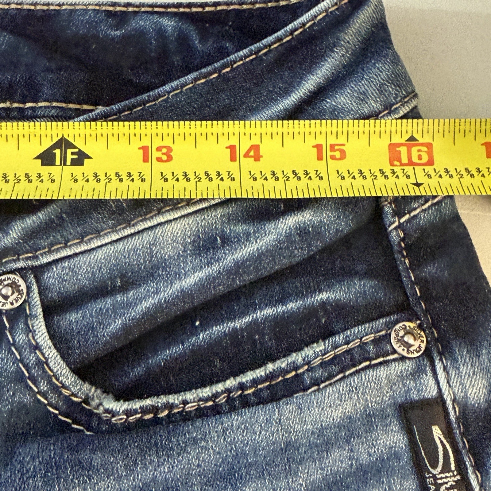 Silver Jeans Co Suki Capri Jeans Size 31×22.5 Mid Rise Curvy Cuffed Stretch NWT