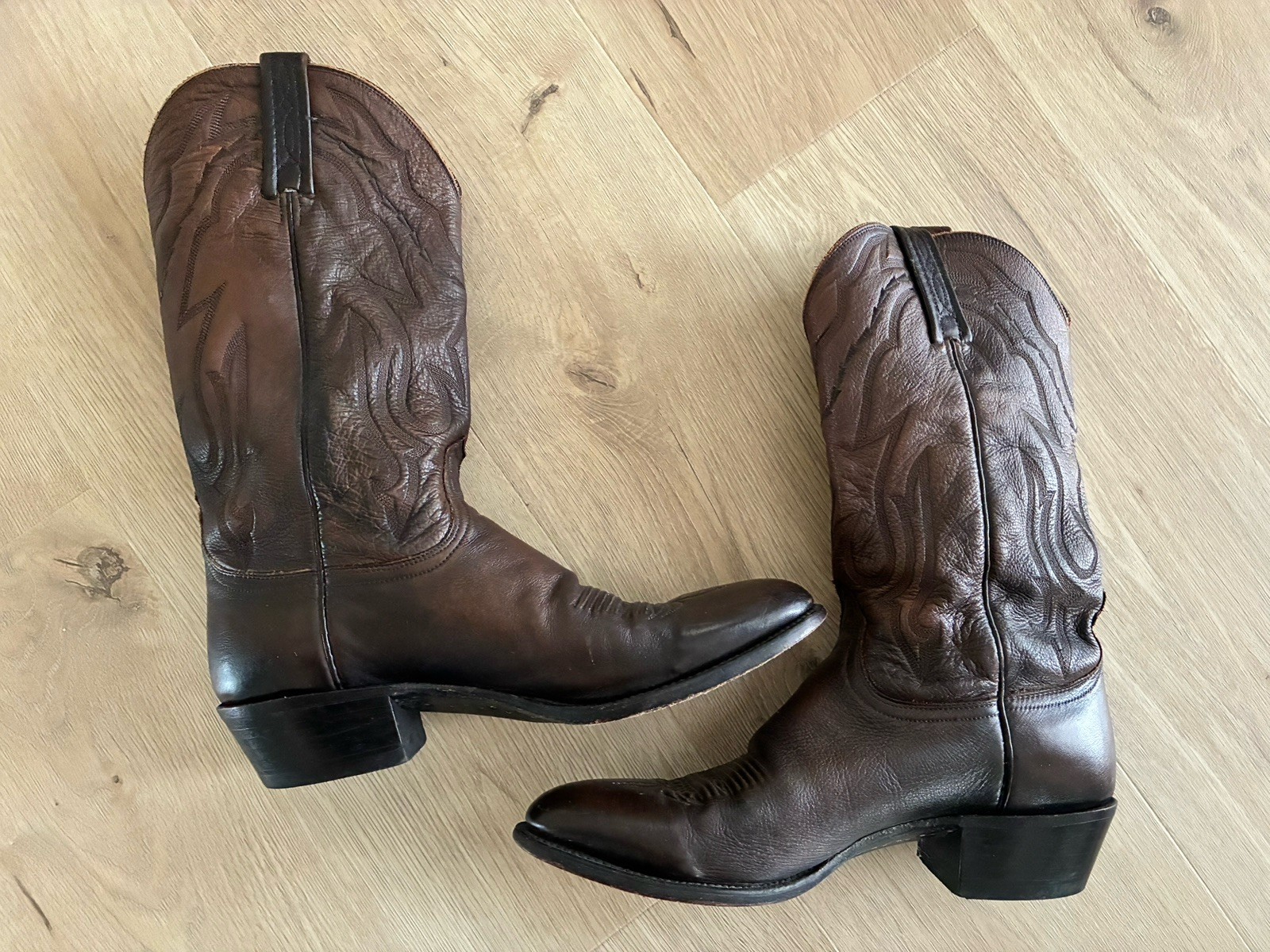 Lucchese Cowboy Boots 2000 Lone Star Calfskin Men’s 11 B T3099R4 Walnut Brown