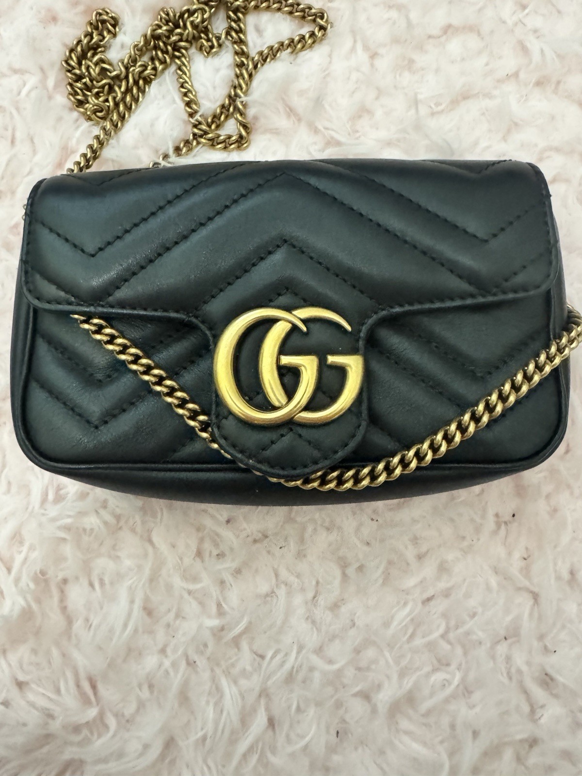 Gucci GG Marmont Black Quilted Chevron Shoulder Bag Gold Chain GG Logo Snap