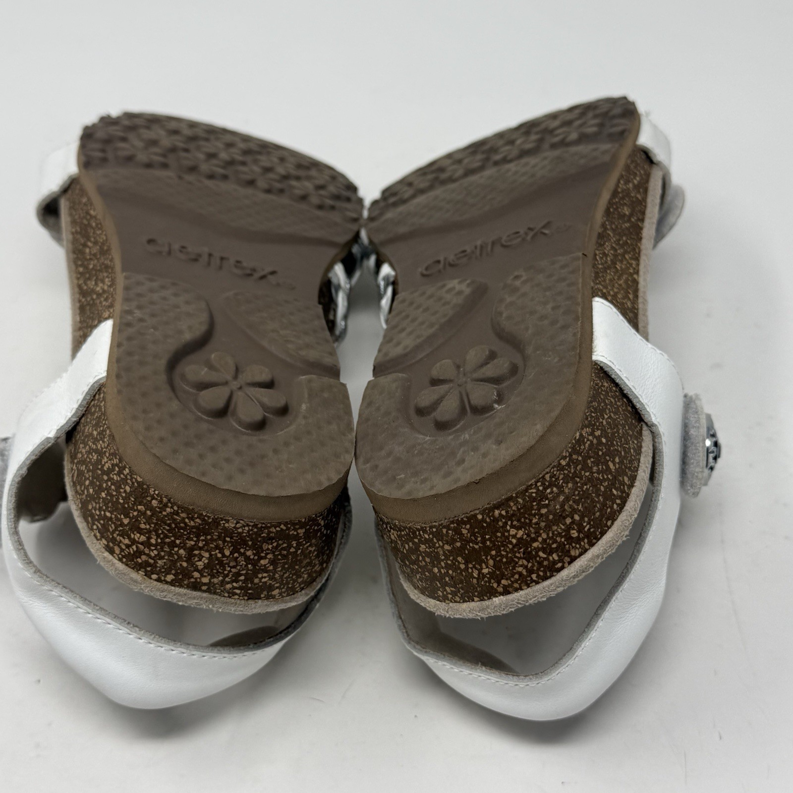 Aetrex Julian Sandals Womens 7 White Leather Woven Casual Comfort Orthotic Shoes