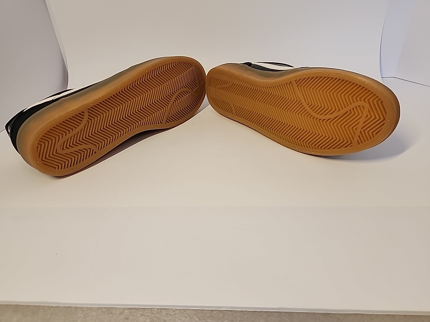 Nike Killshot 2 Black Leather White Swoosh Gum Sole Men 6.5 Women 8 NEW NO BOX