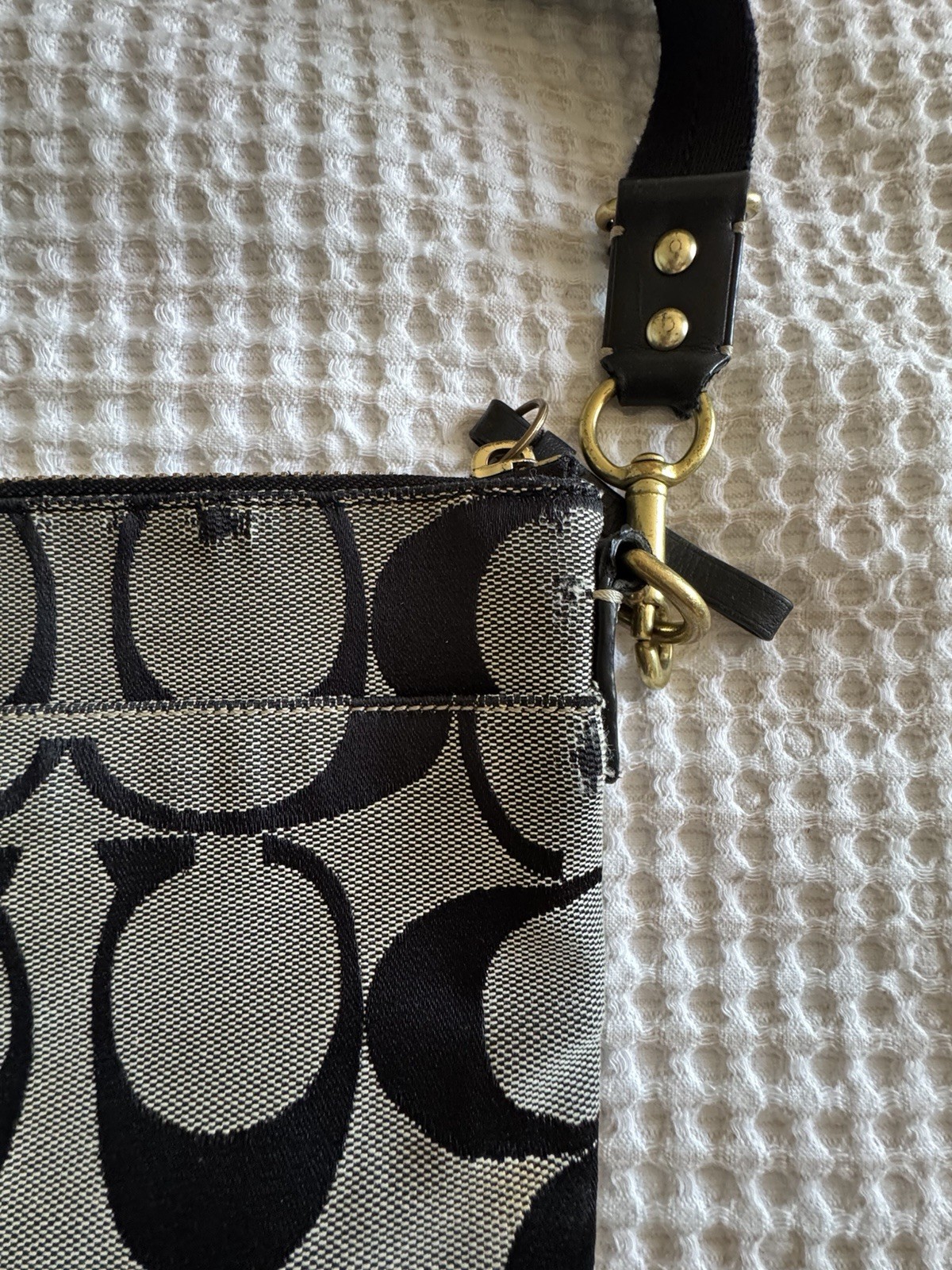 Coach Signature Logo Crossbody Bag Black/Gray Zip Gold Hardware Strap