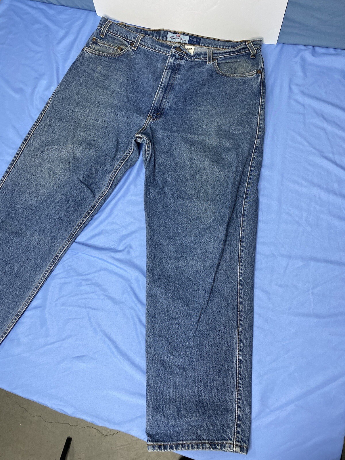 Levi’s 540 Jeans / Relaxed Fit / Vintage 90’s / Size 40×30