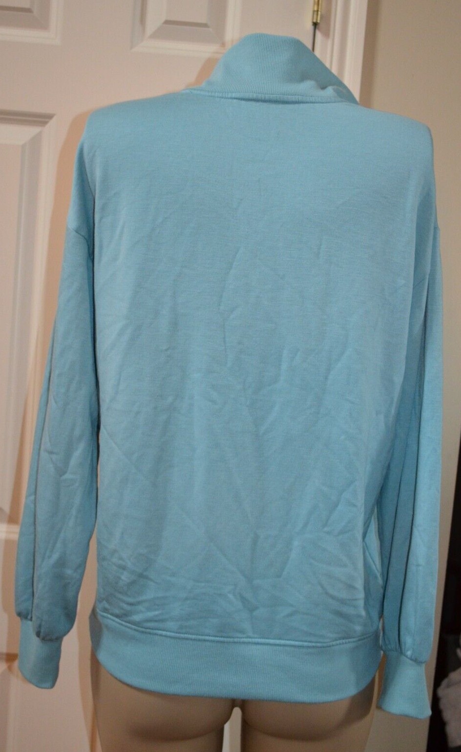 THREE DOTS ATHLEISURE ZIP NECKLINE PULLOVER TOP, size med