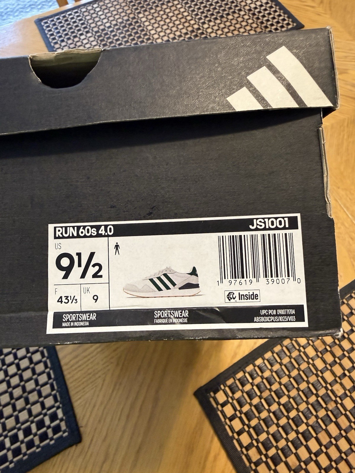 adidas Run 60s 2.0 Men’s Low Top Lace-Up Sneakers White/Green