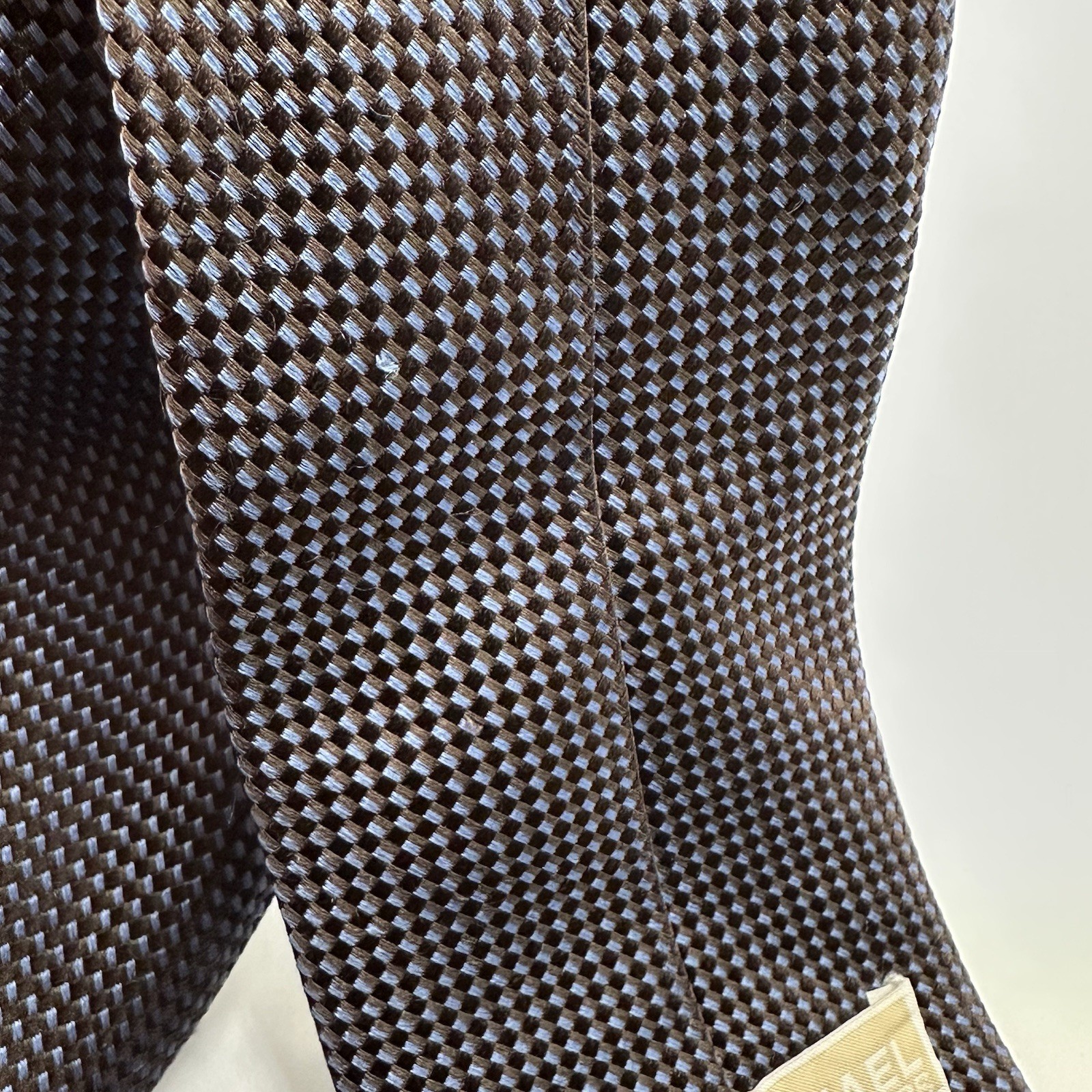 MICHAEL KORS MK Blue Textured Pattern Neck Tie Classic Length 57″-60” 100% Silk