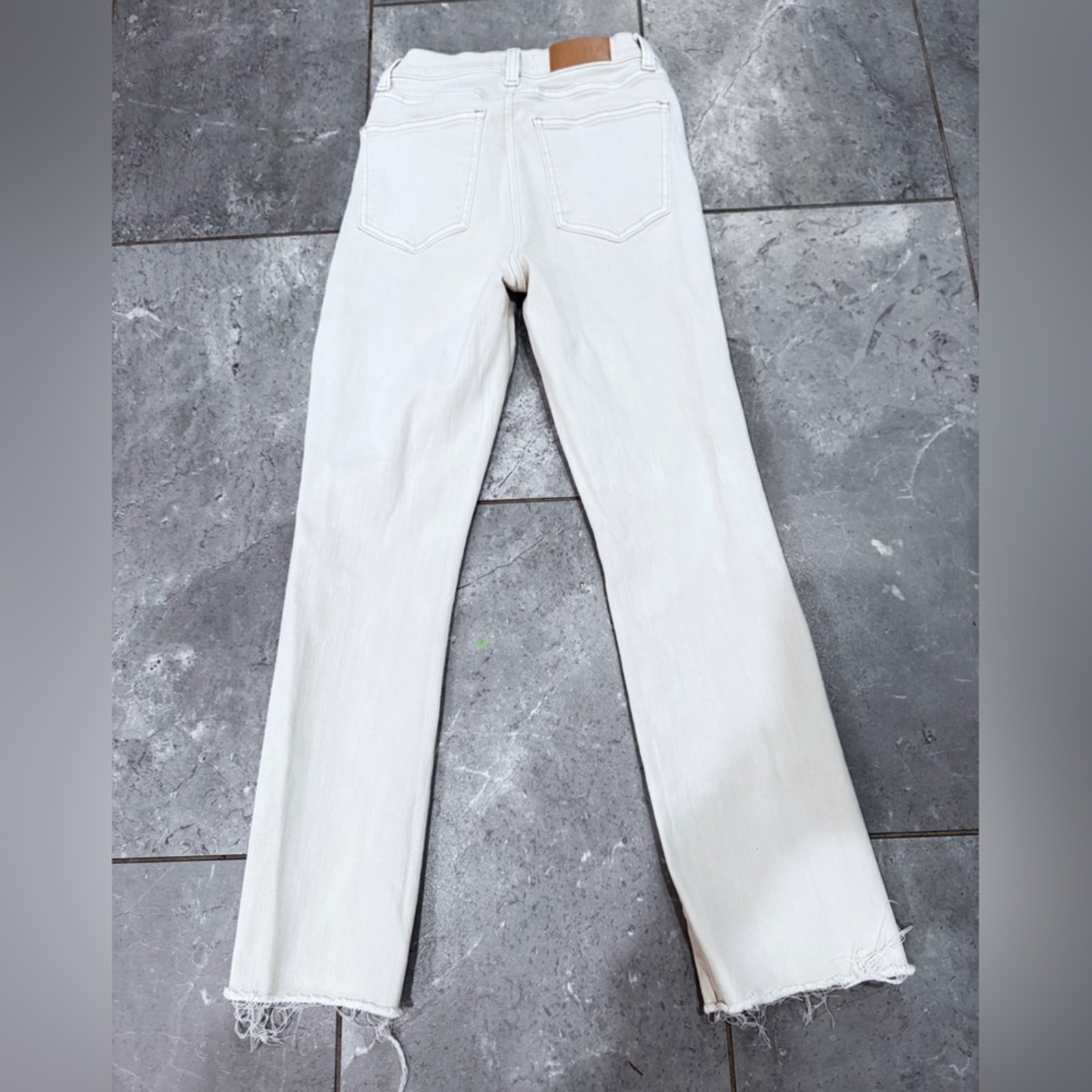 EUC Pistola Off-White Flare Jeans, size 24