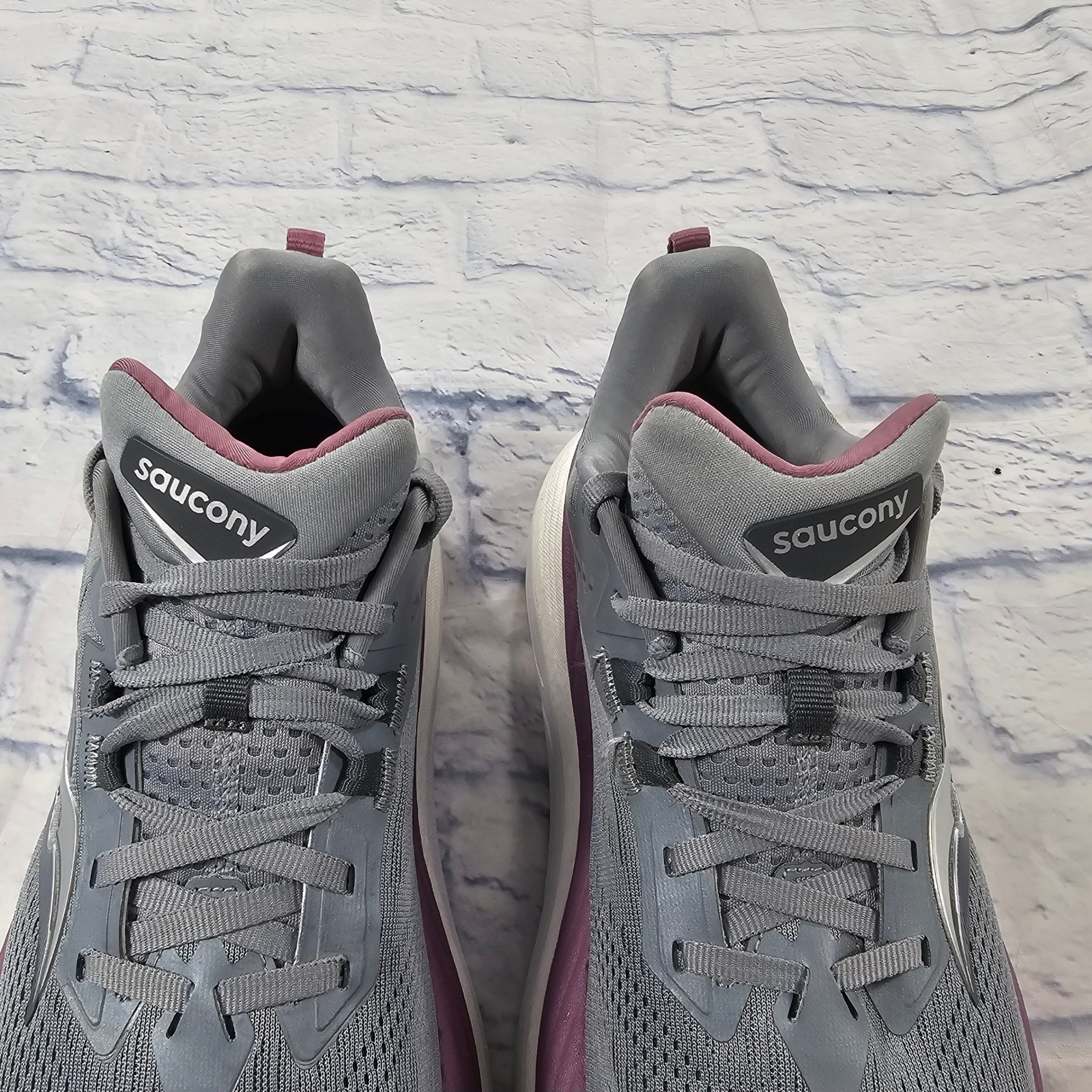 Saucony Ride 15 Running Shoes Women 9.5 W Gray Purple Mesh Athletic Sneakers
