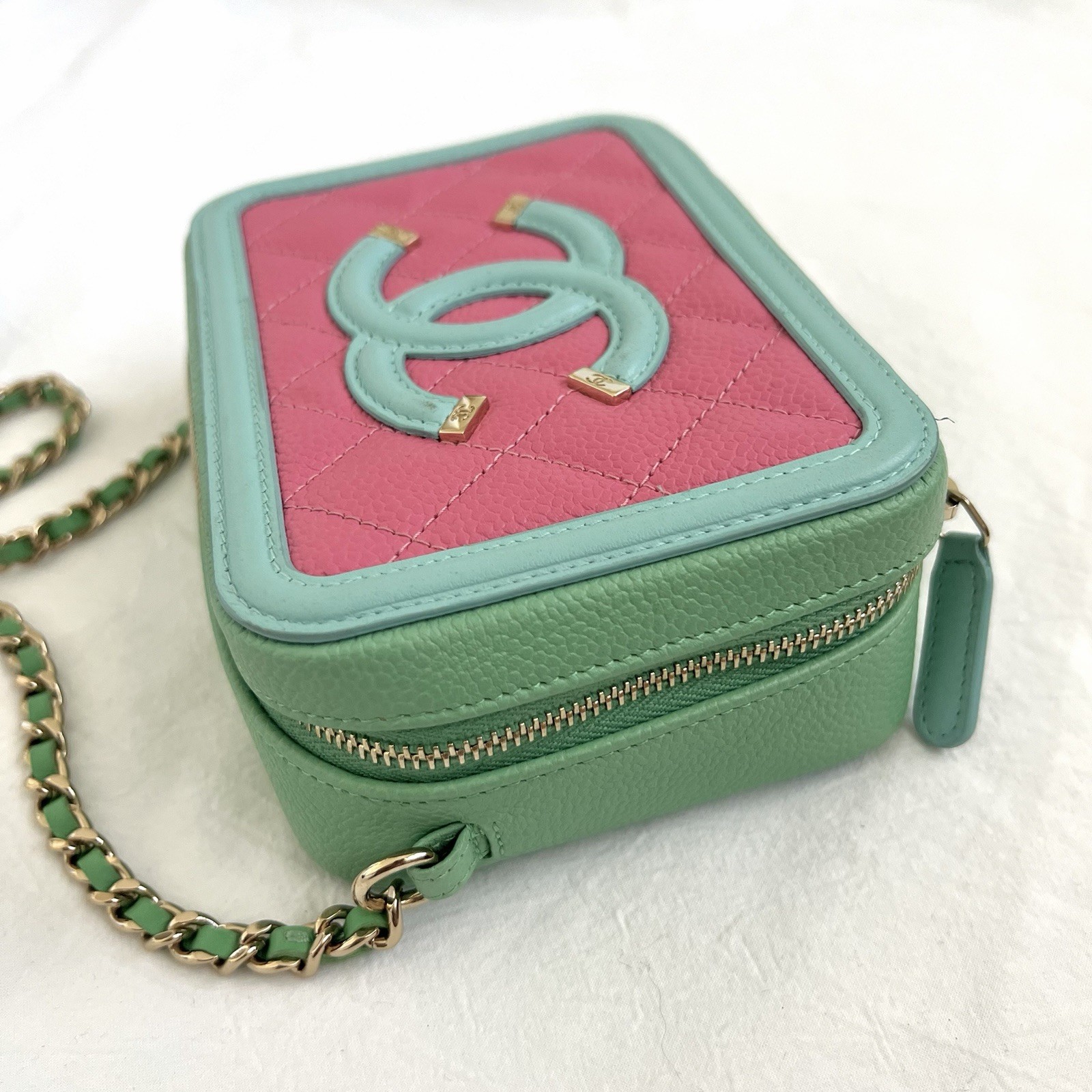 CHANEL Quilted Leather Crossbody Bag Pink with Gold Chain and CC Logo