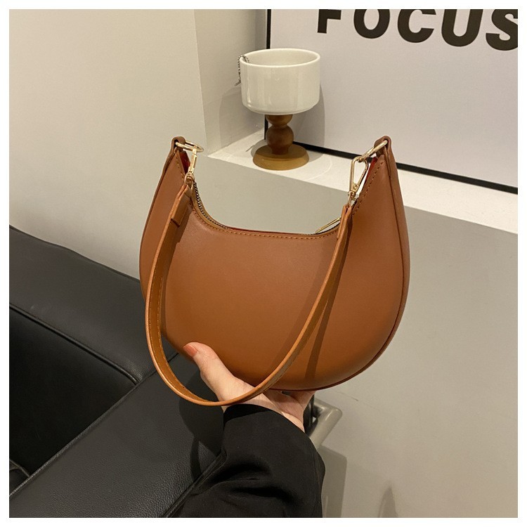 Luxury Moon Shape Shoulder Bag Womens Designer Style Baseball Handbag Purse
