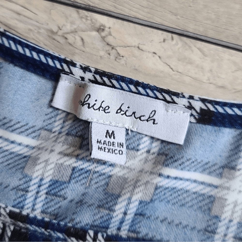 EUC White Birch Navy Checkerboard Sleeveless Top Neck Cut Out – Size Medium