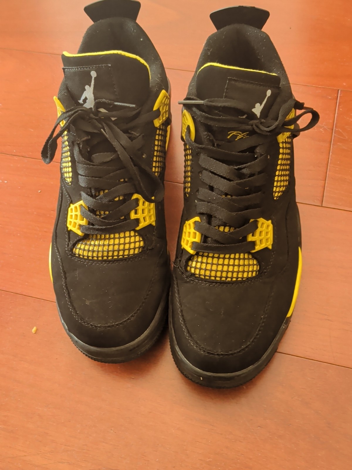 Air Jordan 4 Lightning Black & Yellow Version Men’s Size 9.5 DOESNT HAVE A BOX