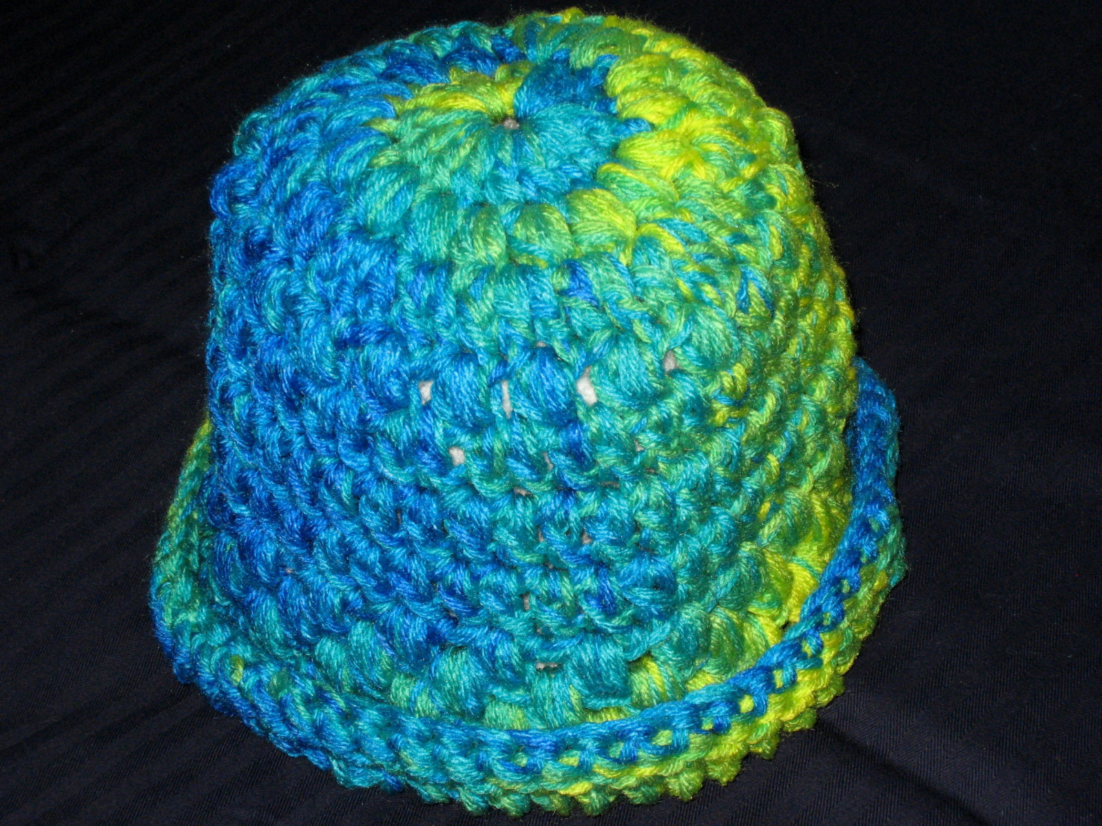 New! HANDMADE Knit CROCHETED Womens HAT and SCARF SET Blue GREEN Yellow ART Mens