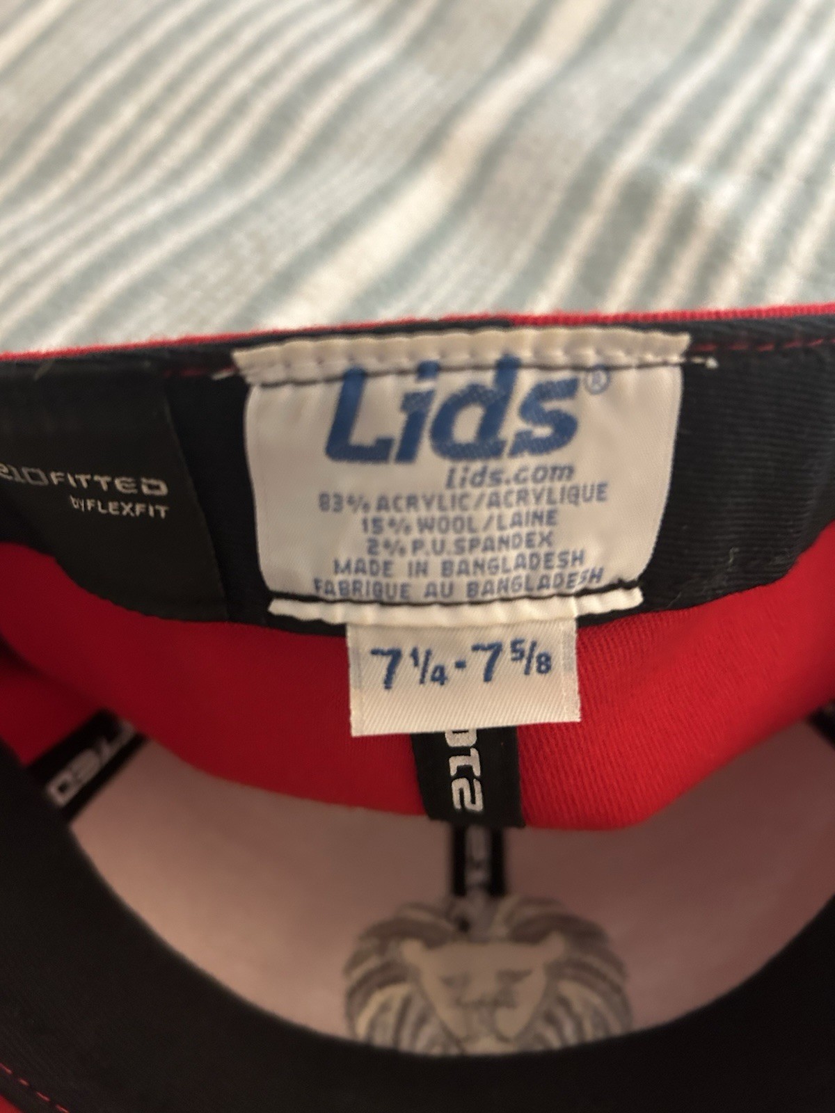 Lids Men’s Red Fitted Stretch Baseball Cap Hat, Lion Logo, Size 7 1/4-7 5/8