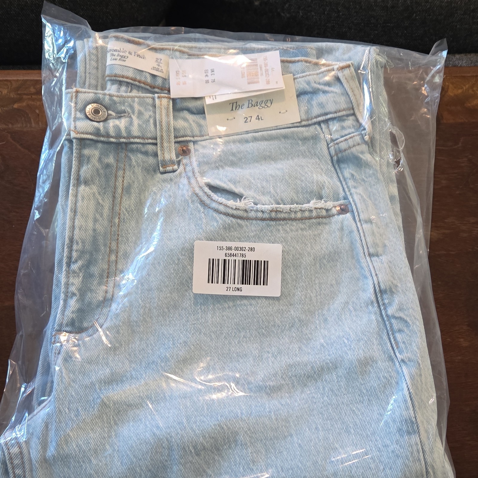Abercrombie & Fitch Women’s High Rise Wide-Leg Light Wash Denim Jeans Long