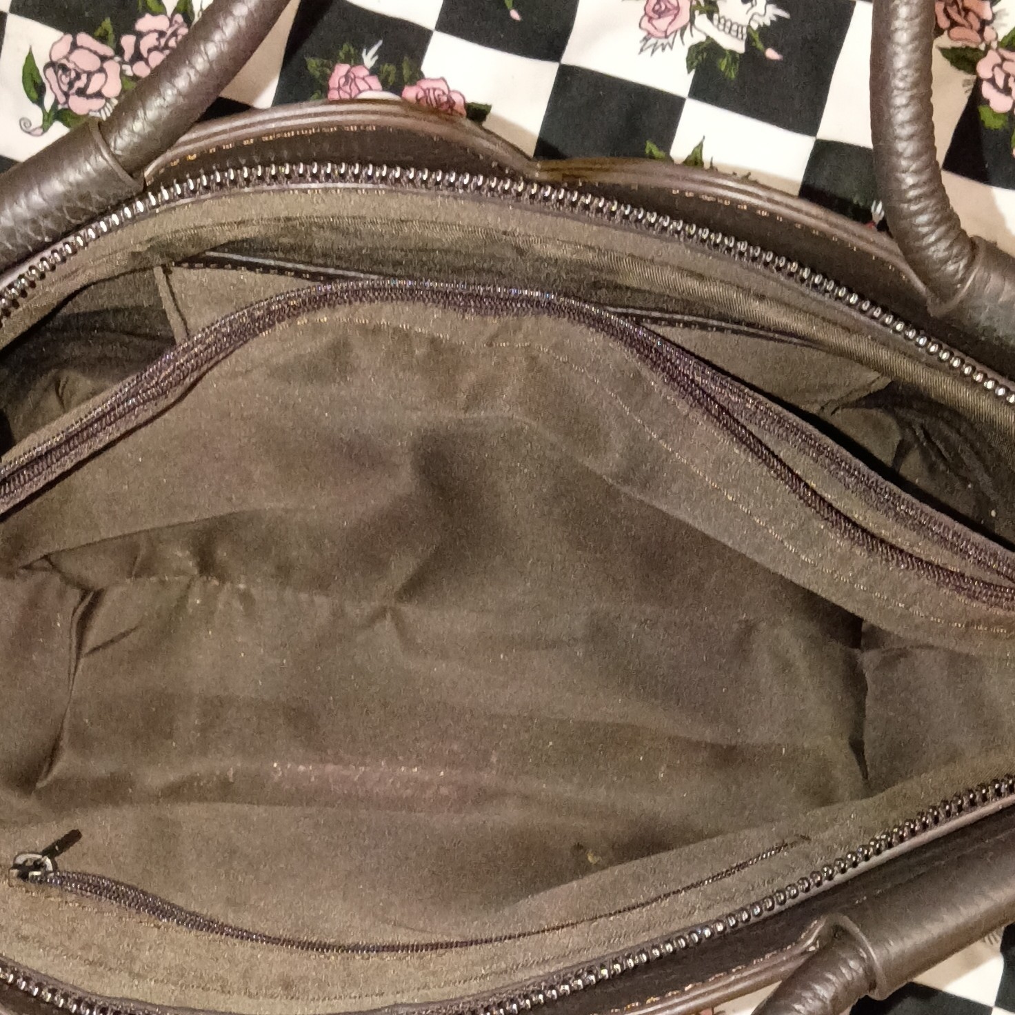 Red Leather Embossed Floral Pattern Handbag Purse Crossbody Bag 10.2″ L x 8.2″ H