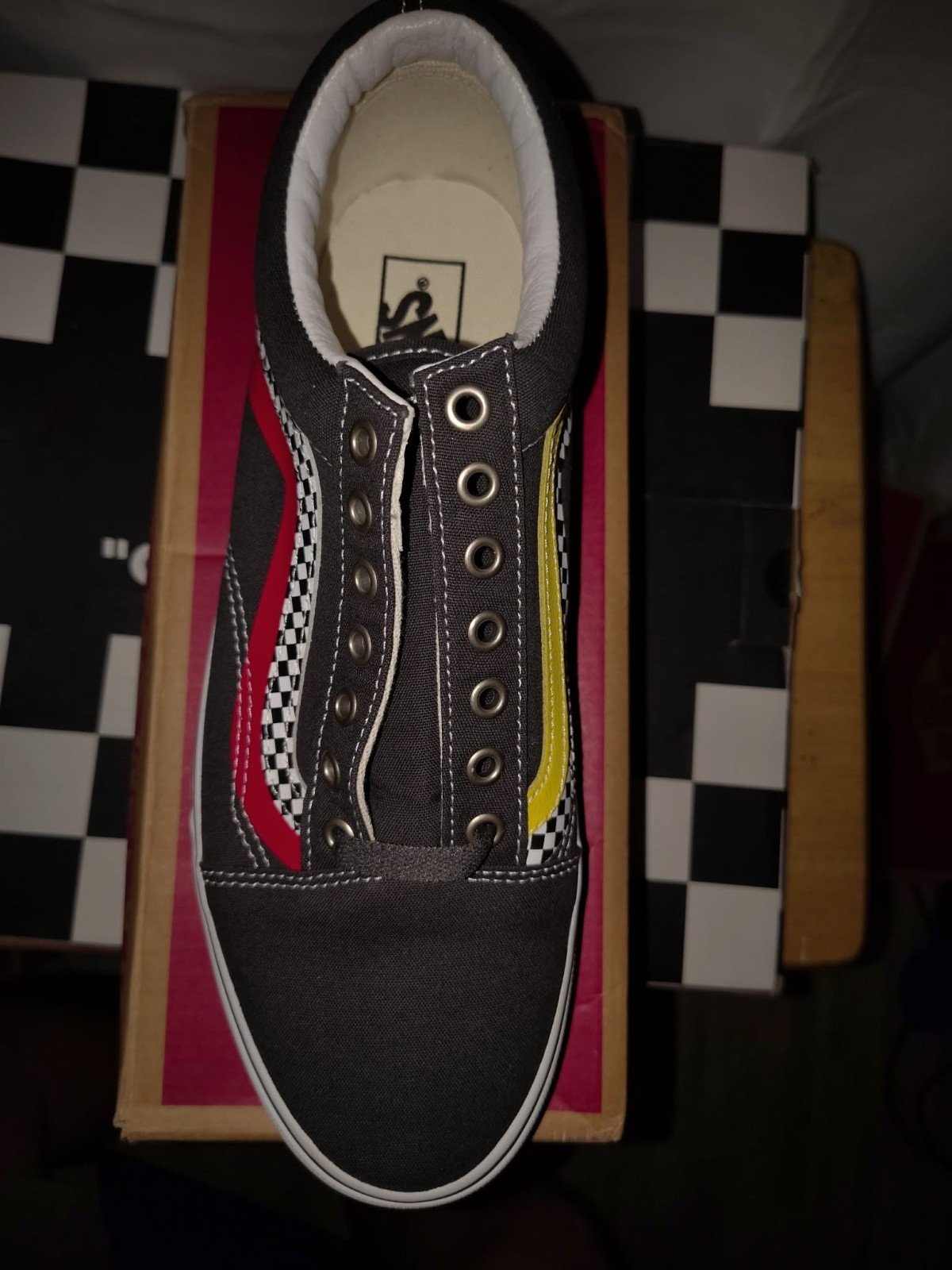 Men’s Vans Old Skool Raven/Multi Size 11 BRAND NEW IN BOX
