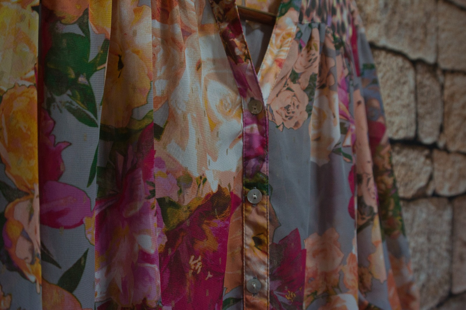 Fig and Flower Women’s Multicolor Sheer Blouse Size Large Floral Mixed Print Top