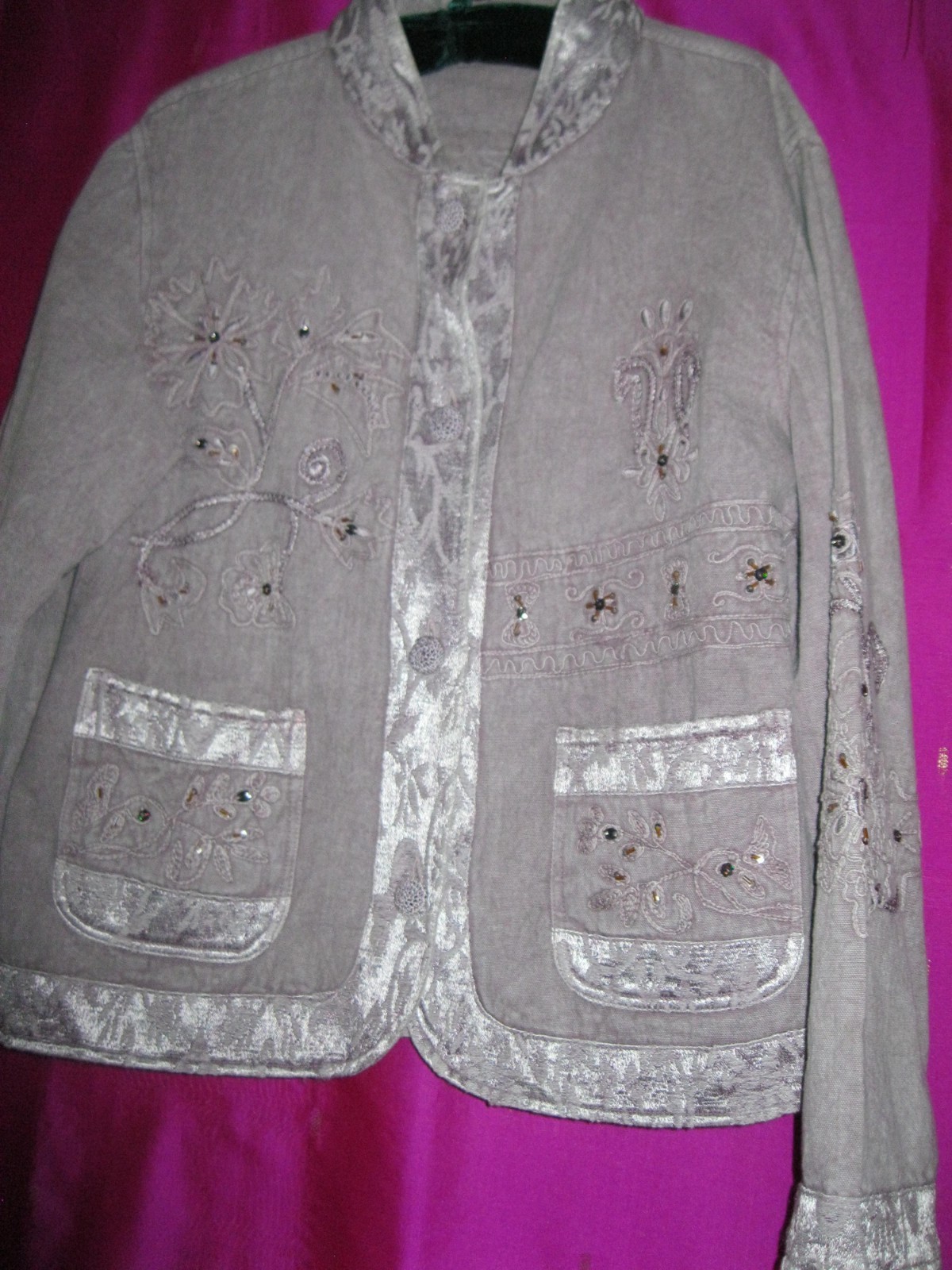 FLASHBACK LABEL, TAN COLORED COTTON JACKET, W/ COLLAR & BEADS, SZ M.