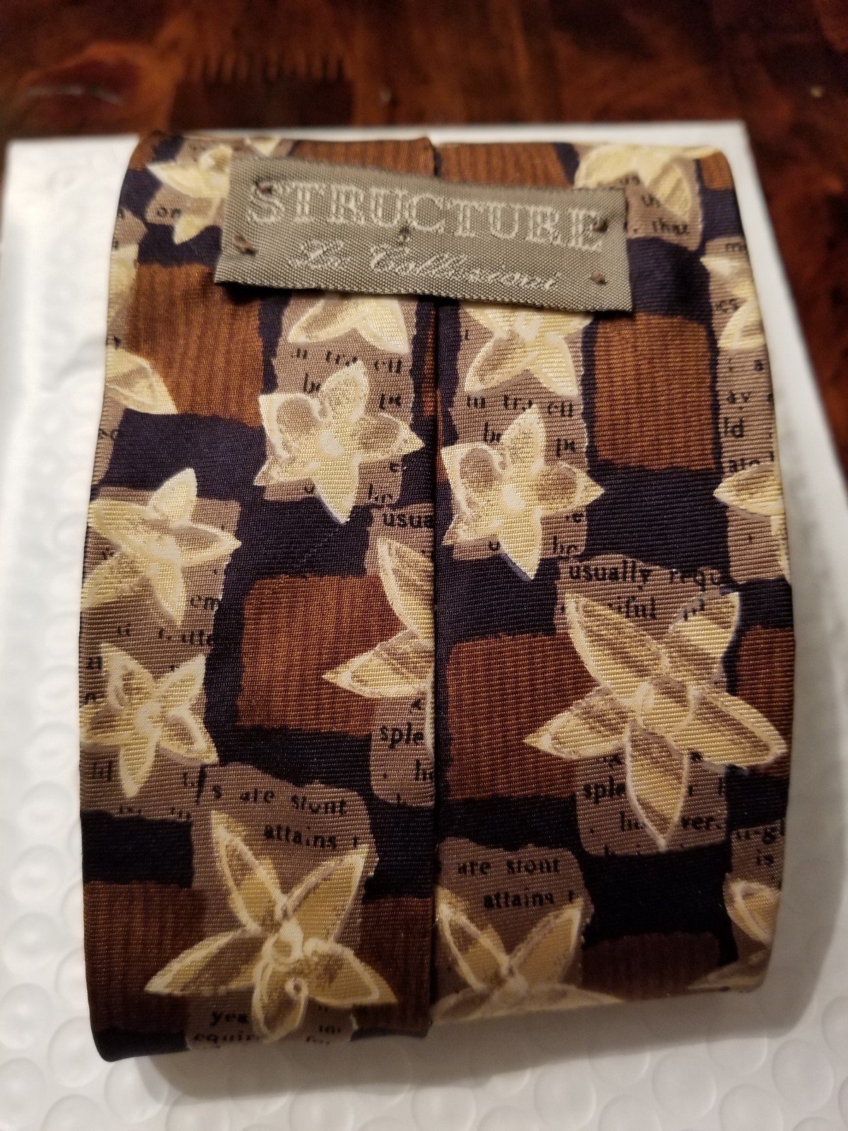Elevate your style! Structure Floral Silk Tie Brown Taupe Black