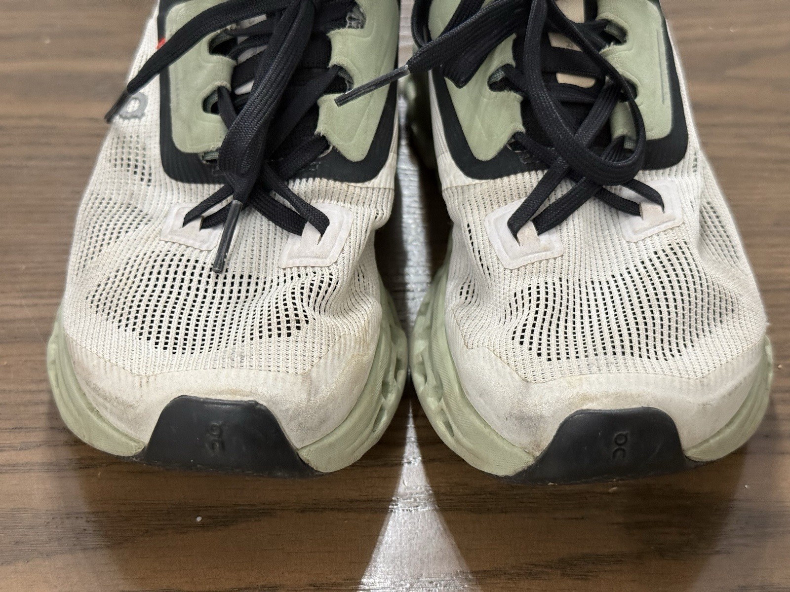 On Cloud Cloudstratus White Black Sage Green Running Shoes Sneaker Womens 5 READ