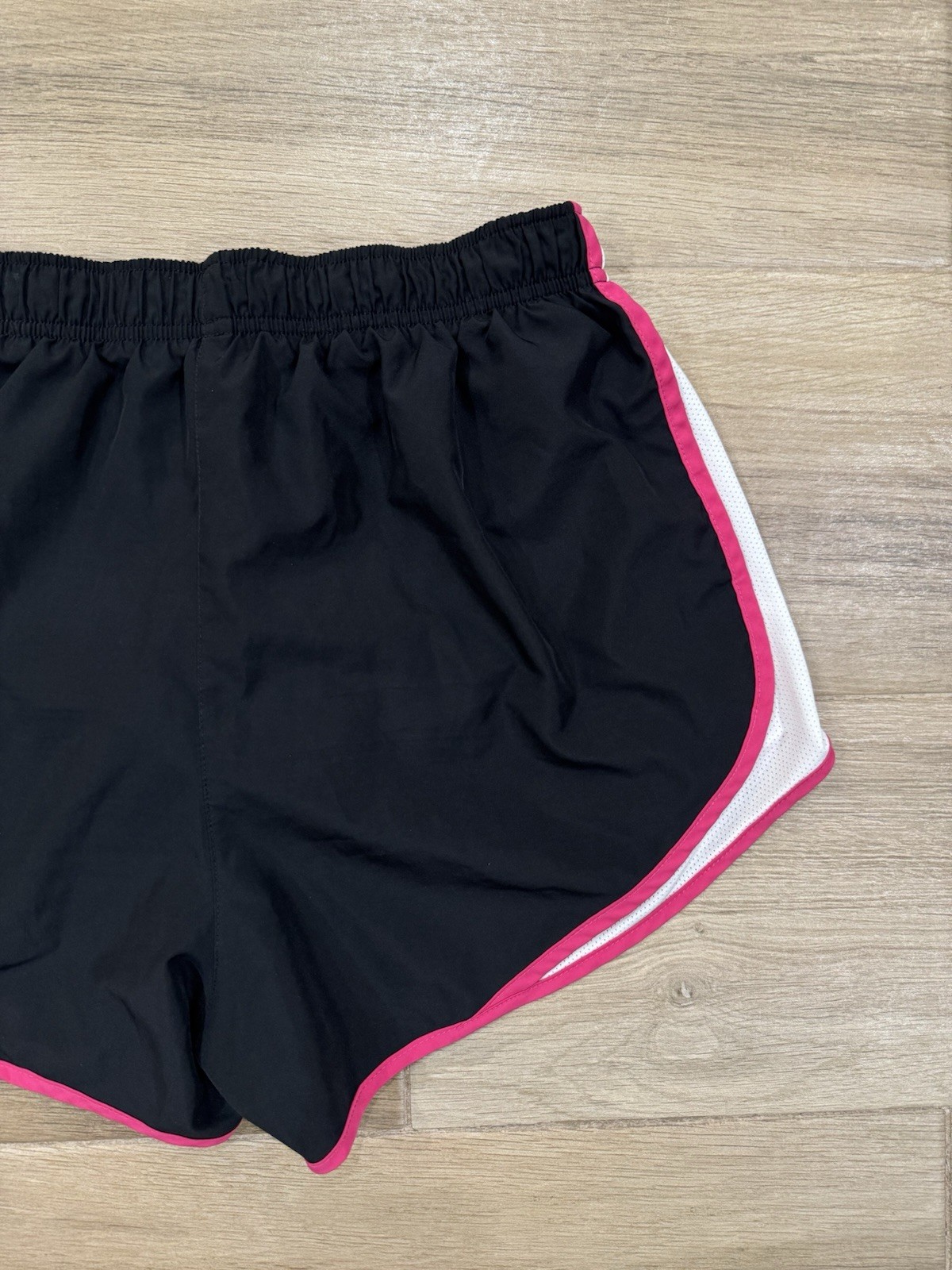 Nike Dri Fit Women’s Running Shorts LARGE Black Pink Lined Lightweight 3″ Inseam