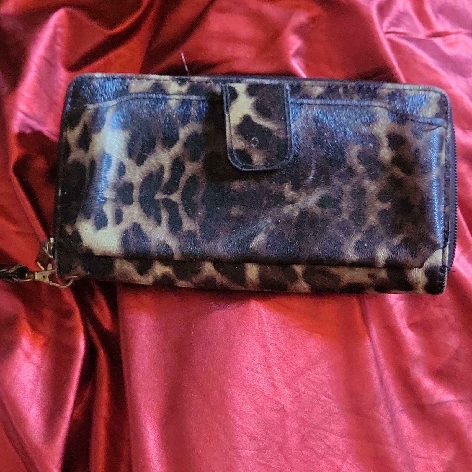 Women’s Animal Print Zip-Around Wristlet Wallet w/ Wrist Strap, Brown/Black