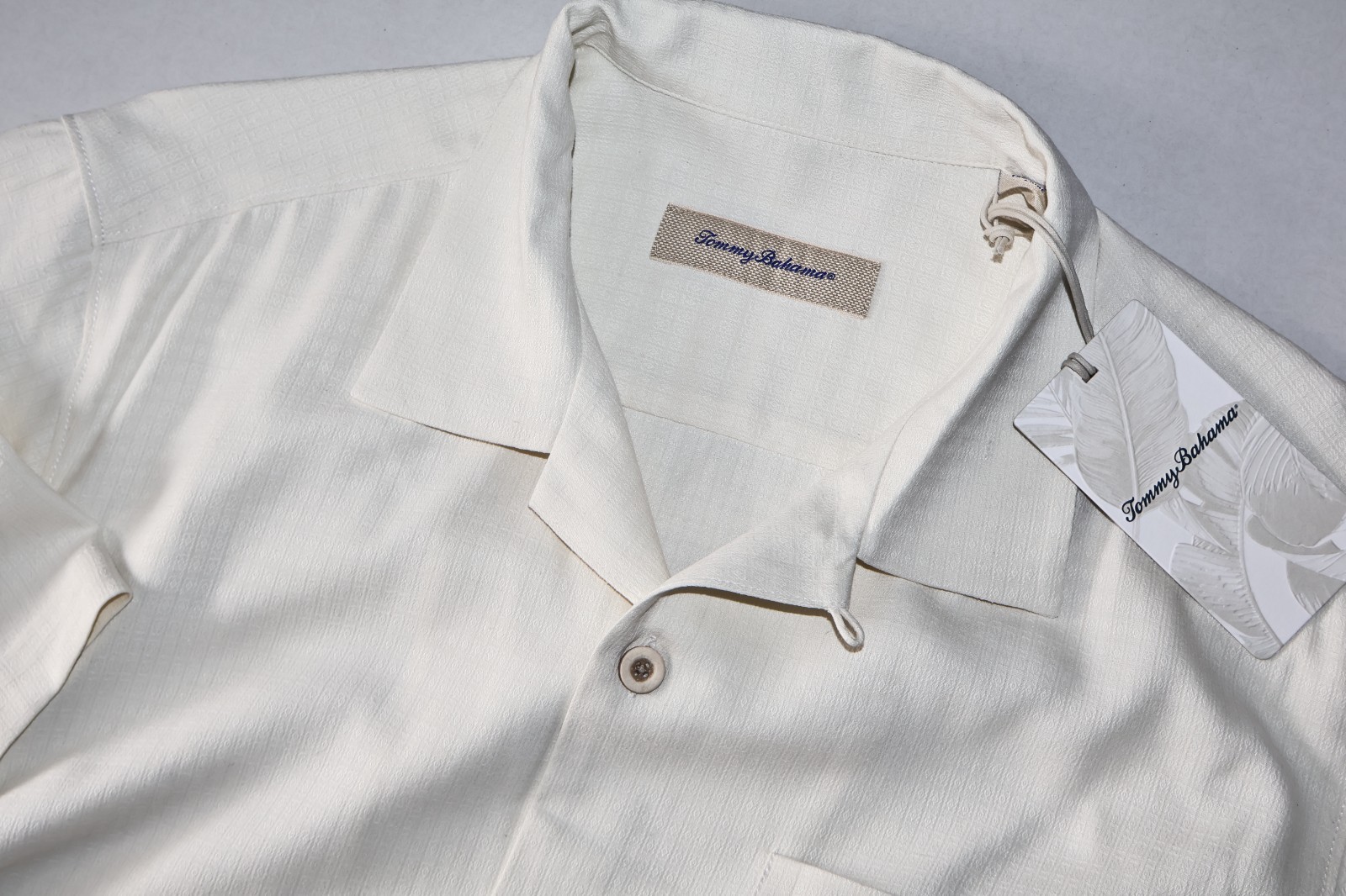 Tommy Bahama Camp Shirt Tropical Bliss Embossed White 100% Silk Extra Large XL