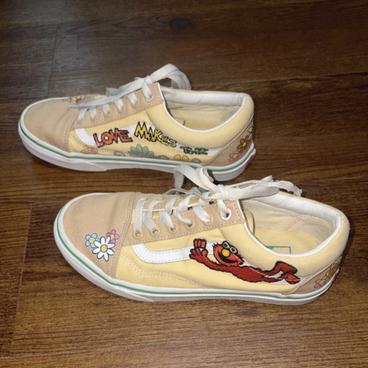 VANS Sesame Street x Old Skool Elmo Floral Canvas Low Top Lace-Up Beige