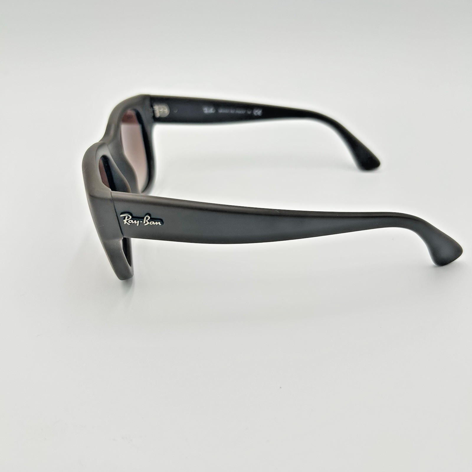 Ray-Ban RB4178 890/13 Sunglasses Matte Rubber Black Brown Gradient 52 21 140