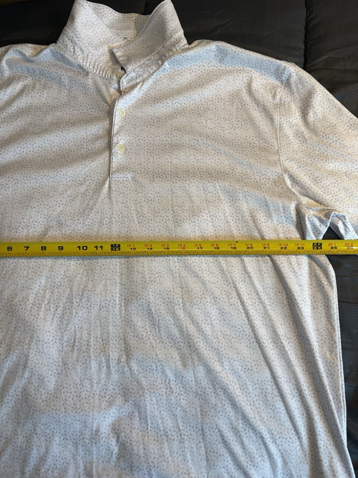 Eddie Bauer Men’s L/G White Solid Short Sleeve Button-Up Fishing Shirt.