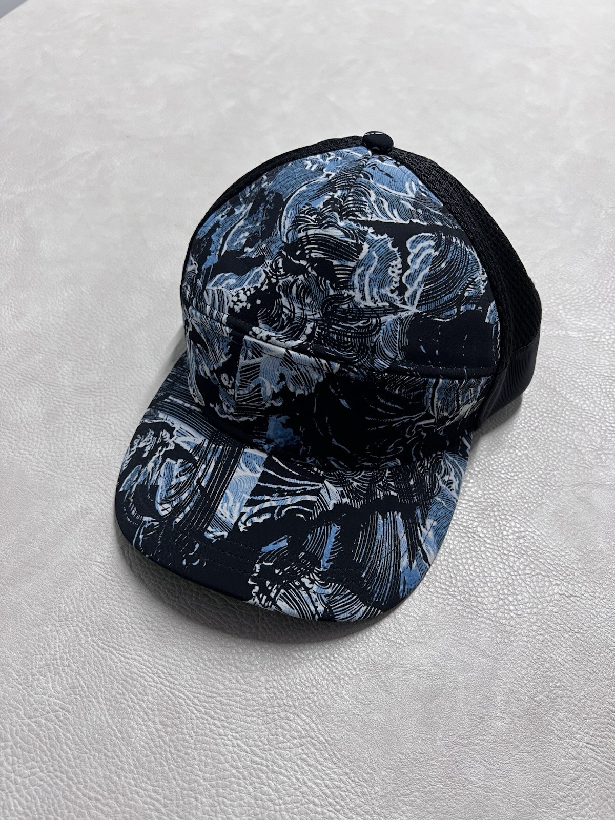 New Lululemon Dash And Splash II Black Blue Wave Print Mesh Cap One Size