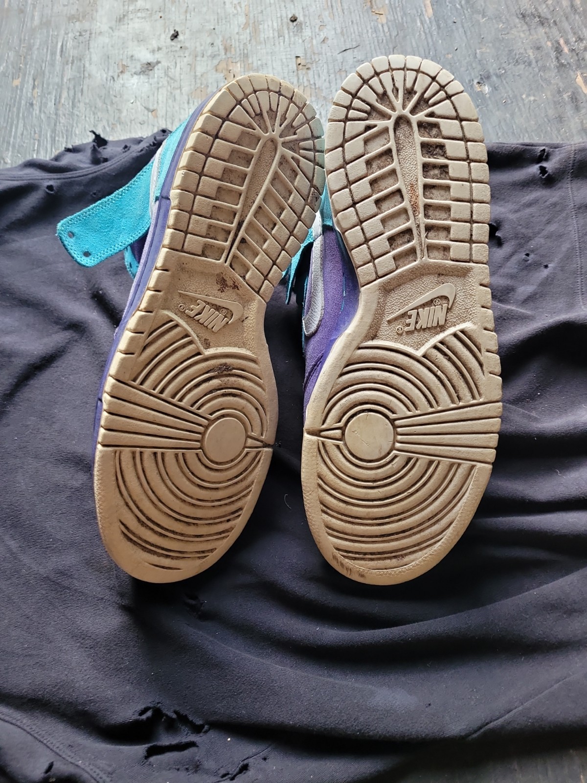Nike SB Oceanic Airlines Men’s Sneakers Size 9.5