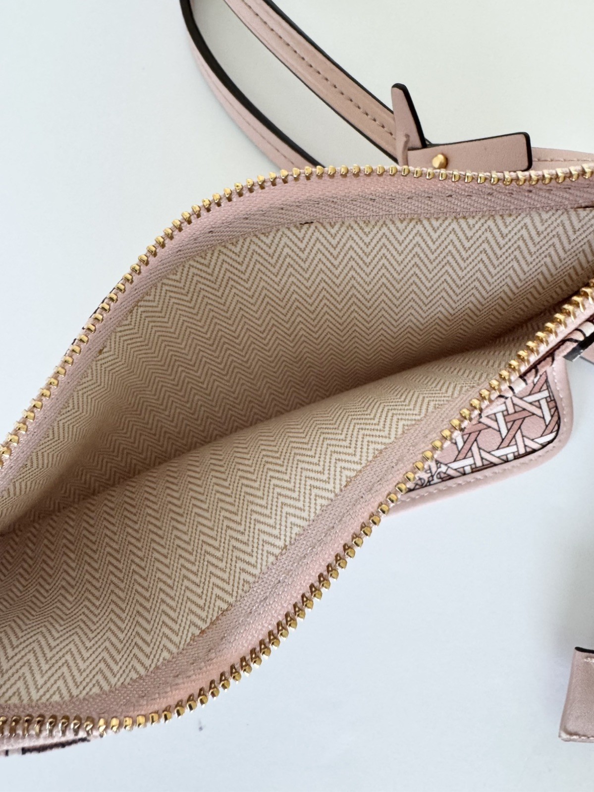 Tory Burch T Monogram Tote Pink Beige Zip Closure & Pouch Gold Hardware