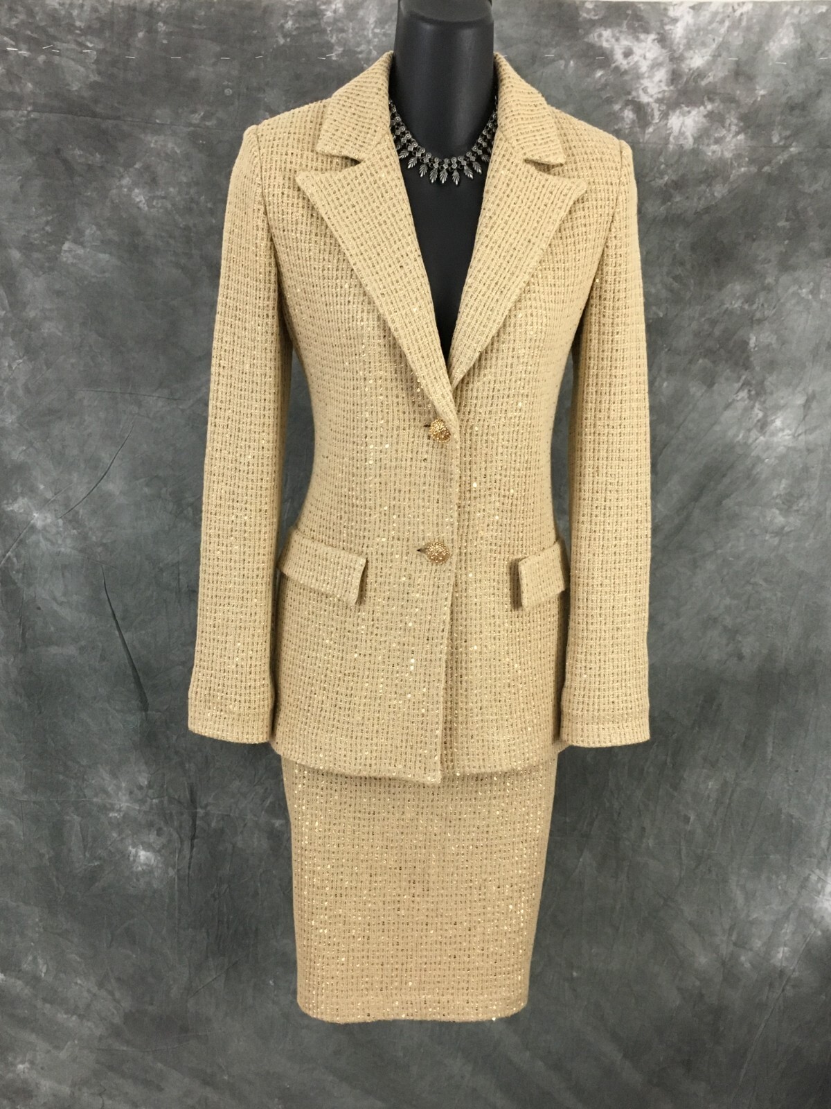 BEAUTIFUL St John gold shimmer embellished skirt suit size 4 6