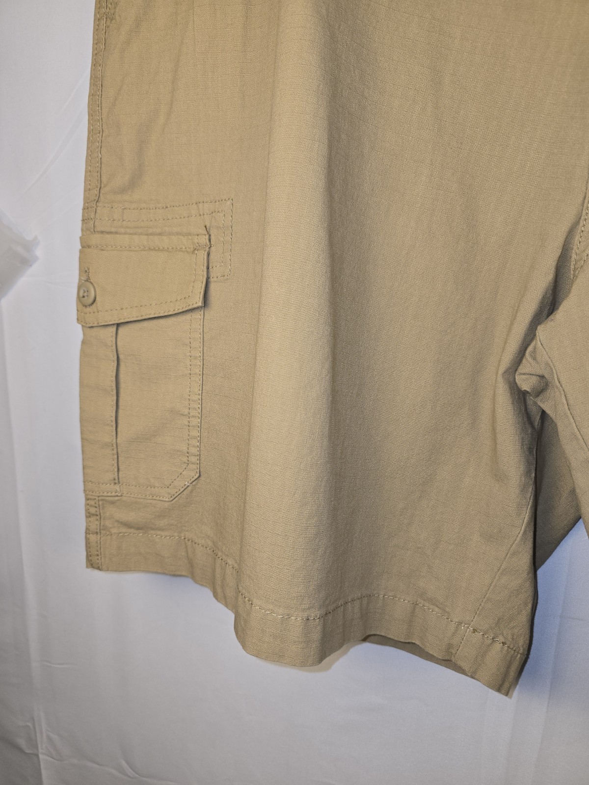 Men’s Ocean Coast Big & Tall NWT Khaki Cargo Flex Comfort Waistband Shorts 44