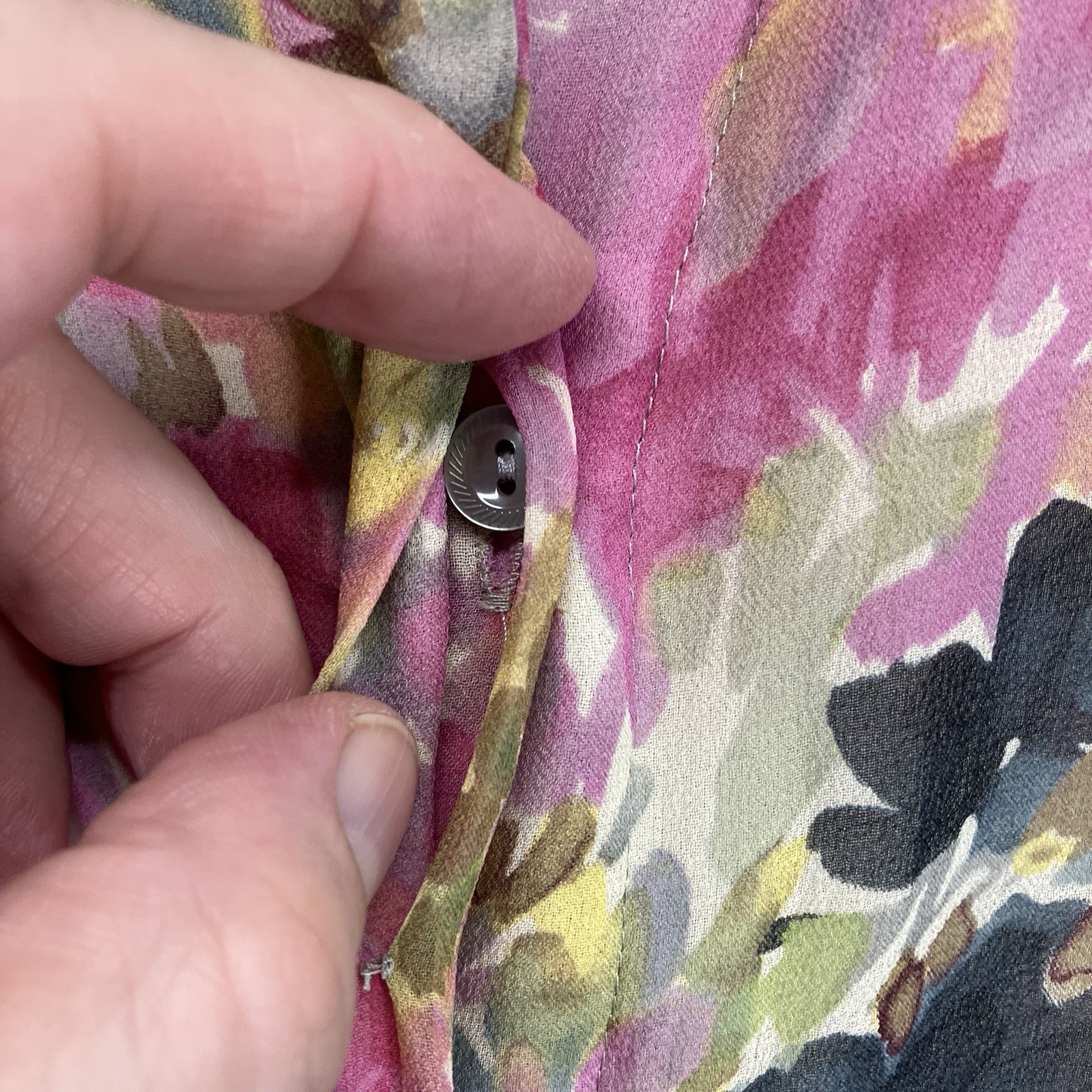 Women’s All Silk Blouse Sz 16 Multicolor Watercolor Floral Abstract Button Down
