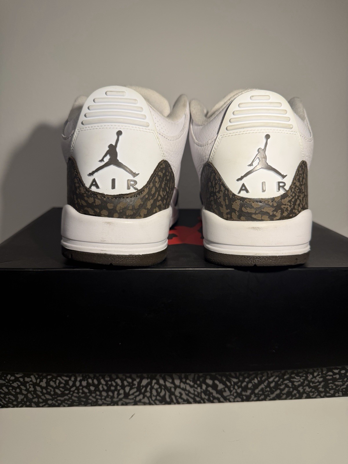 Nike Air Jordan 3 Retro Mocha 2018 White Dark Mocha Size 11 136064-122 OG Box