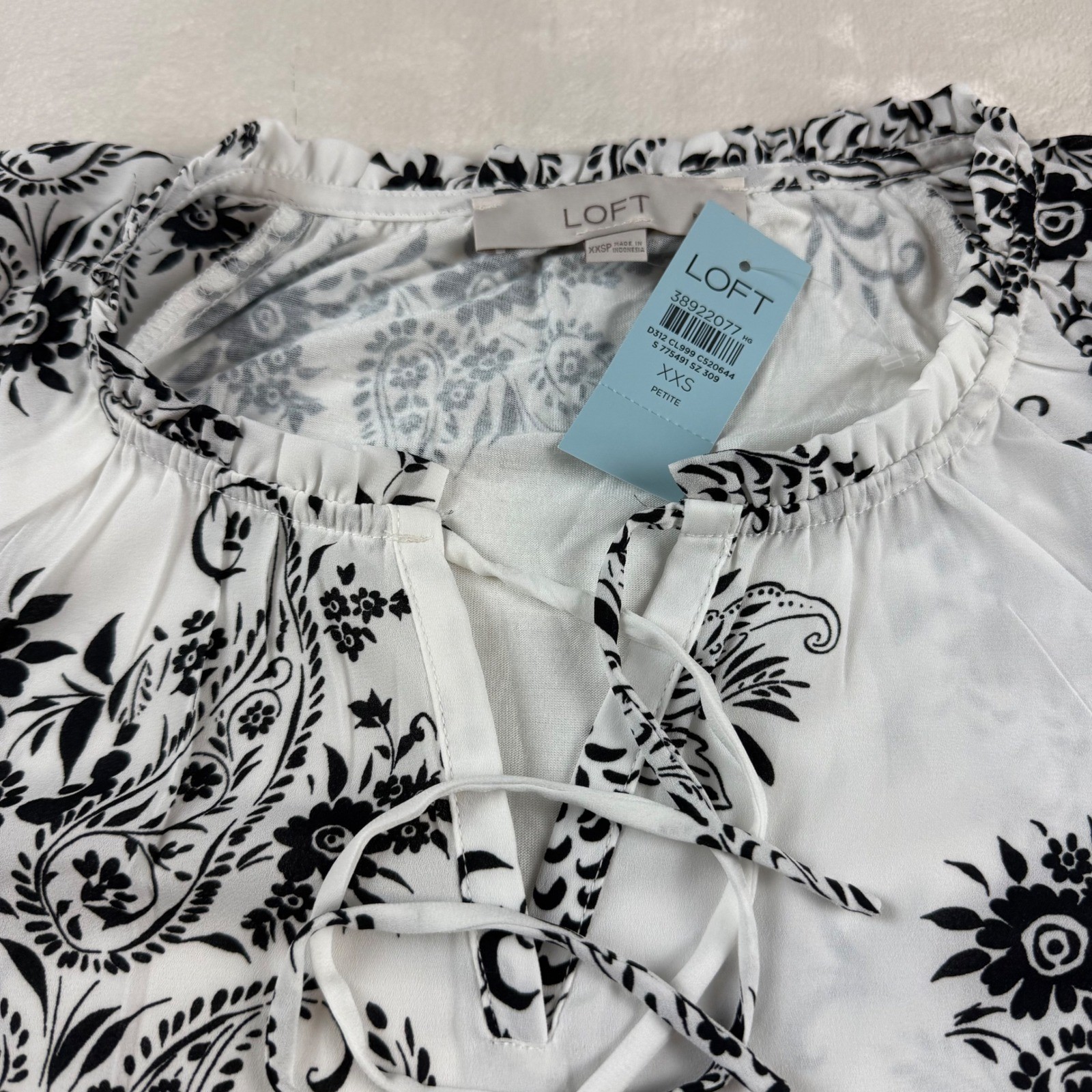 Loft Mixed Media Tie Blouse Women XXS Petite White Black Tie Neck Flutter Sleeve