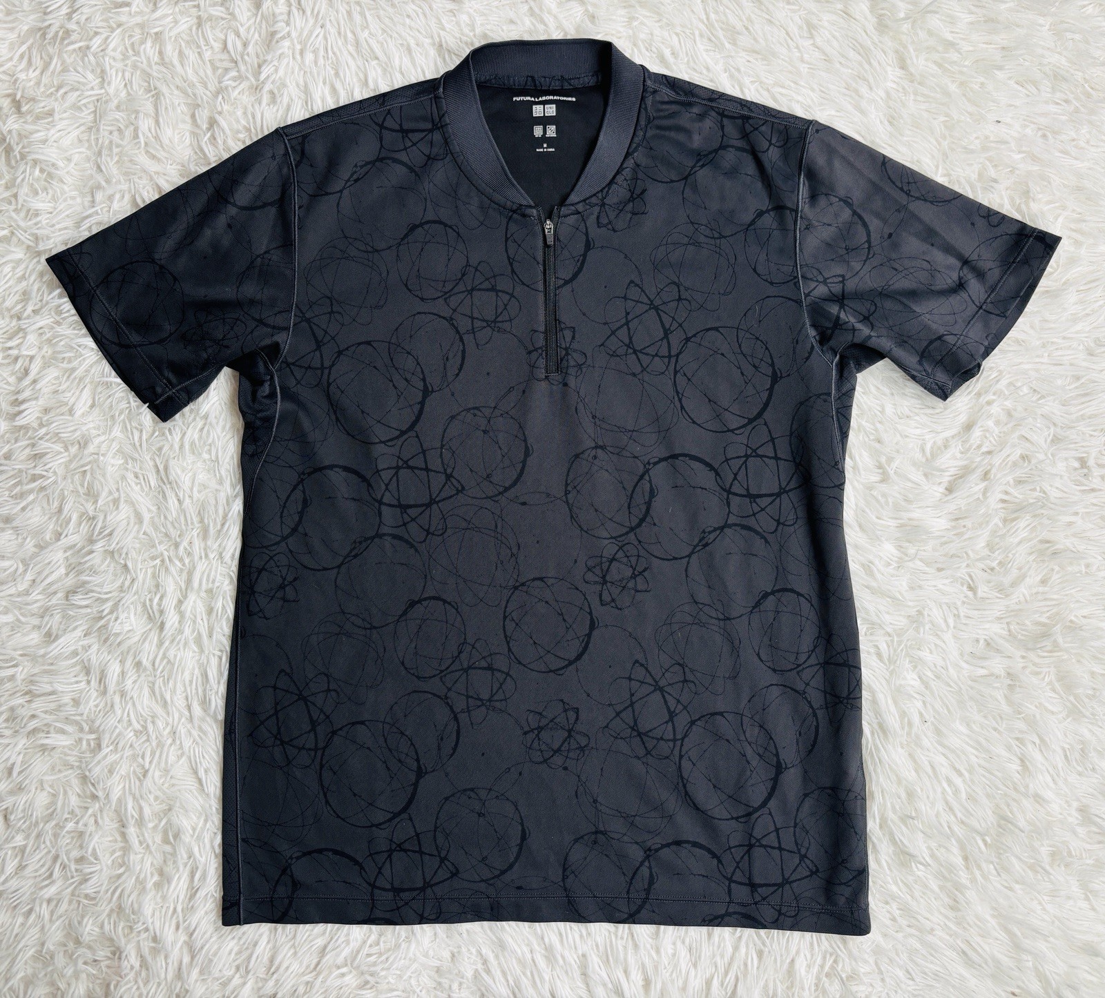 Futura Laboratories x Uniqlo Atomic Print DRY-EX 1/4 Zip Polo Shirt Gray Mens M