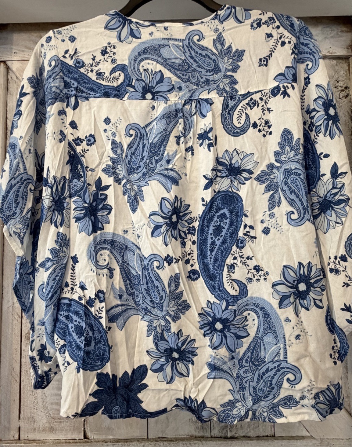 Unique Spectrum Blue White Floral V Neck Blouse Boho Flowy Top NWT Size Small